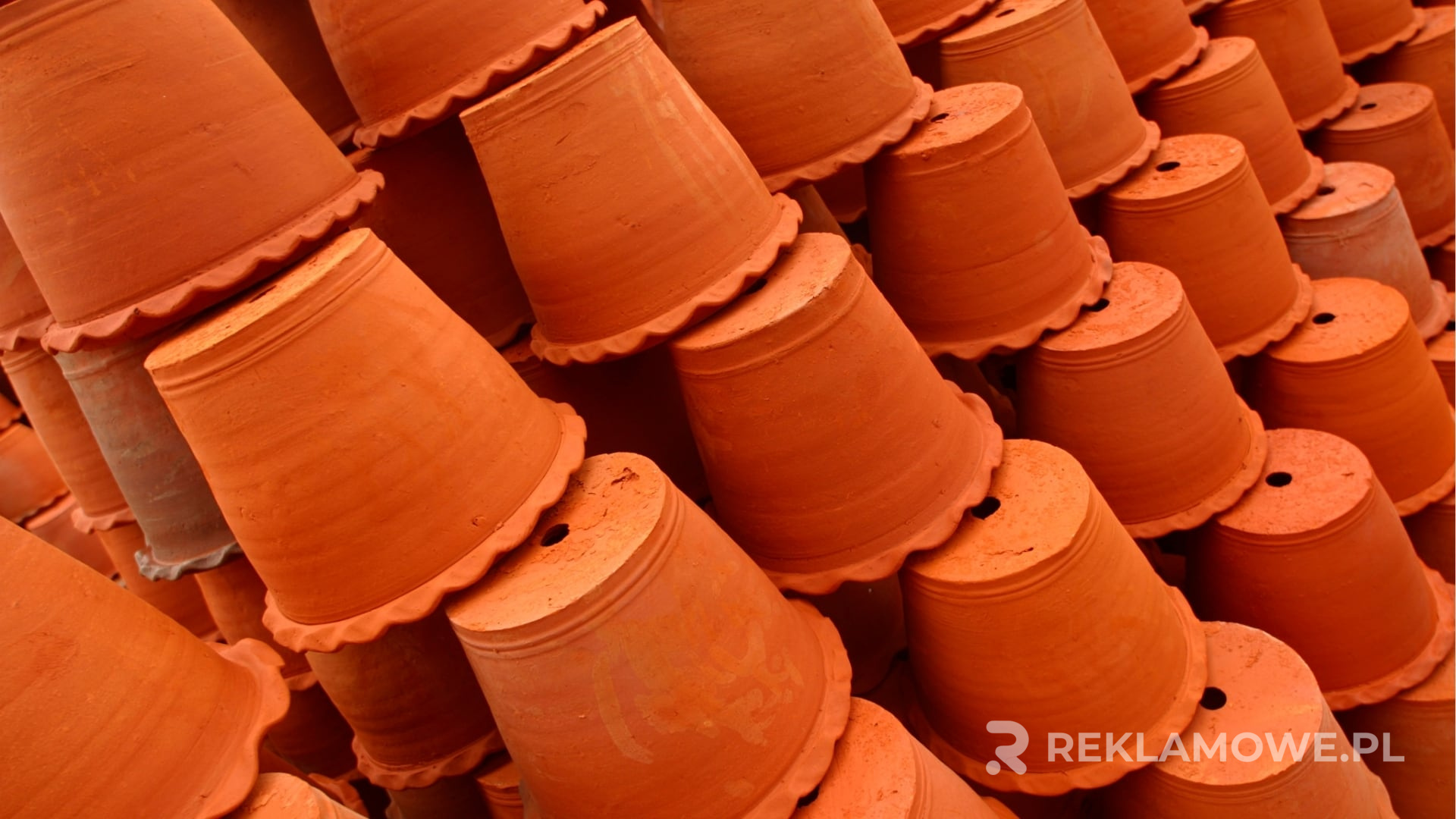 Innowacyjne zastosowania doniczek reklamowych w biznesie